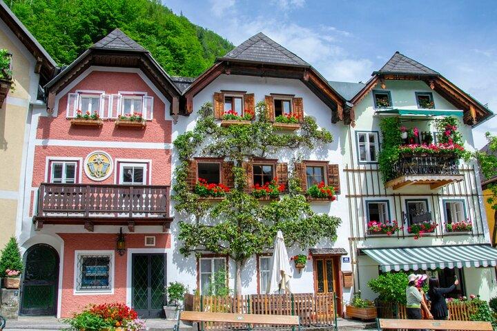 Ancient Treasures in Hallstatt: Exploration Game and Tour