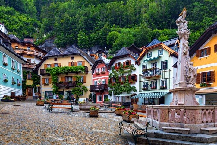 Ancient Treasures in Hallstatt: Exploration Game and Tour