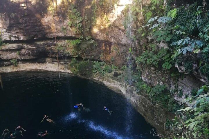 Chichen Itza Basic Tour: Sacred Cenote, Lunch, and Valladolid