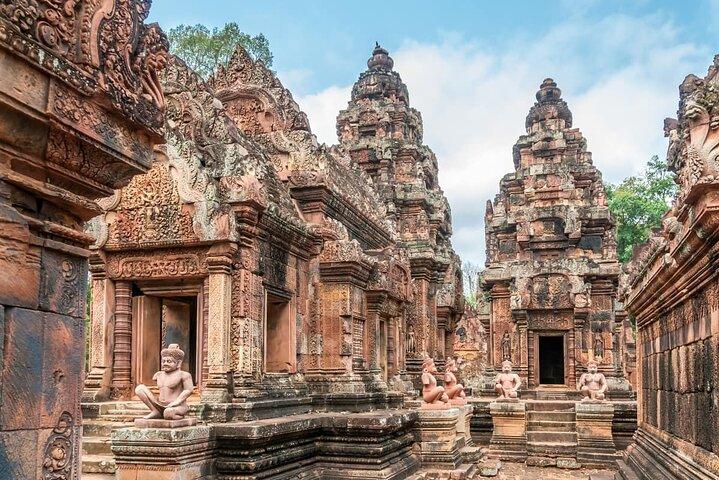 Banteay Srei and Grand Circuit Heritage Tour from Siem Reap