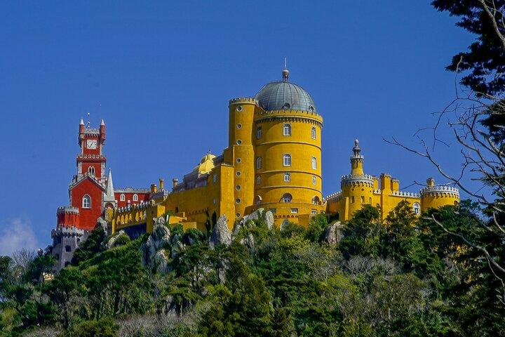 Sintra Full-Day: Pena, Moorish Castle & Regaleira with Tickets