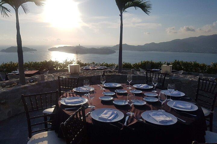 Super DeLuxe Bella Vista Dinner &1 Drink +2 Drinks at CliffDivers
