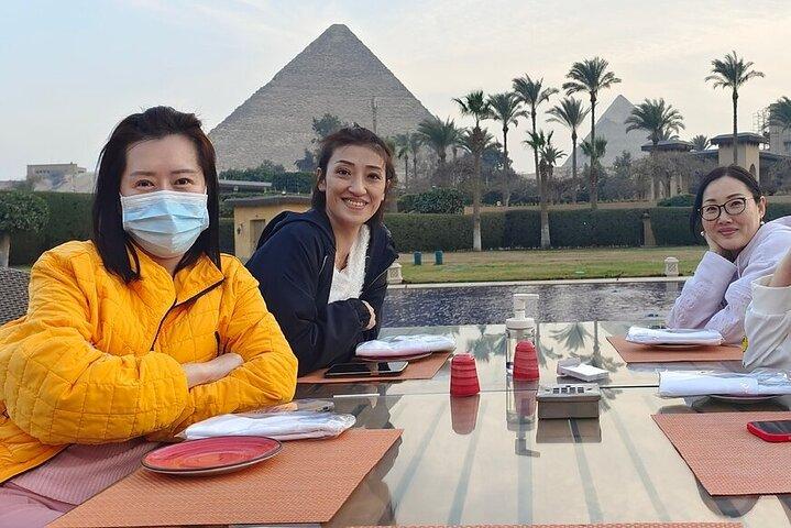 Private Tour to Pyramids and Egyptian Museum with Khan El Khalili