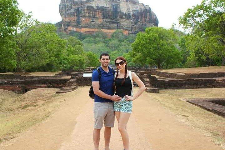 Sri Lanka Private 8-Day Guided Tour with Pickup from Colombo