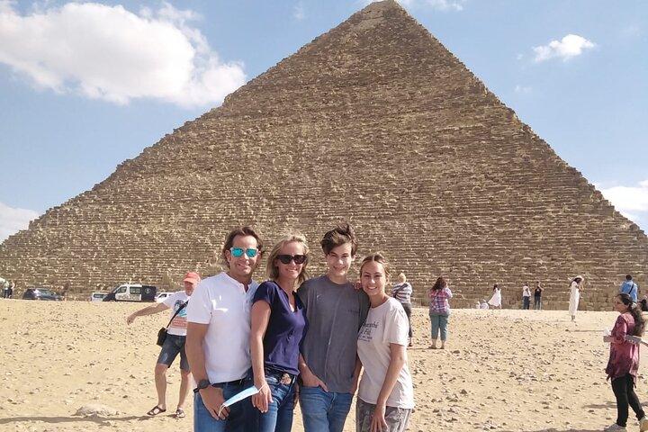 Giza pyramids & Egyptian museum private tours from cairo giza hotels