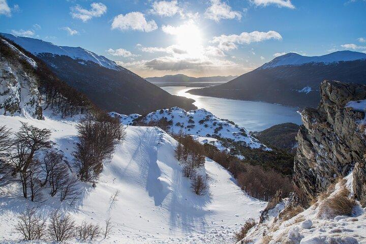 Winter in Ushuaia: Lakes Escondido and Fagnano 4x4 tour with lunch