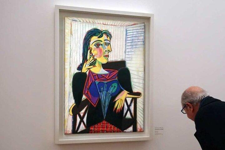 Picasso in Barcelona Max 6 People Walk El Born and Picasso Museum