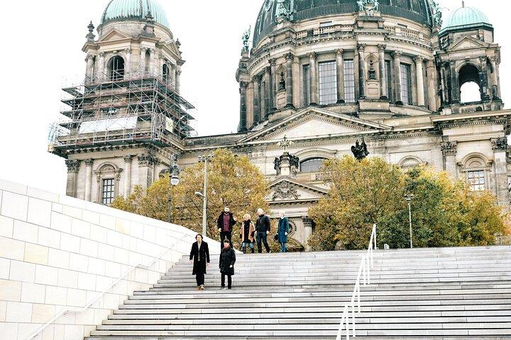 Private Berlin Top Historical Sites Tour with Black Van