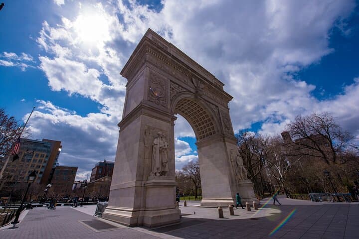 Immersive Murder Mystery in Manhattan - Scavenger Hunt Experience