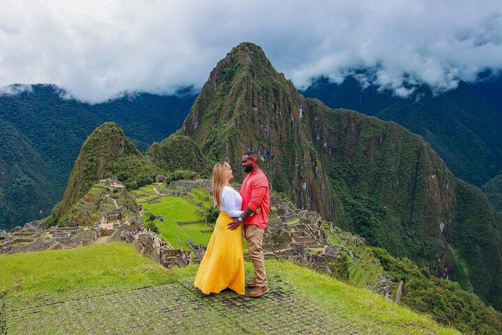 2-Day Tour: Sacred Valley and Machu Picchu by Train from Cusco