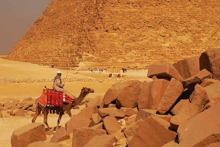 Giza Pyramids, Sphinx & Egyptian Museum with Lunch