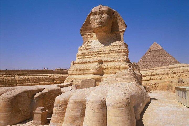 Giza Pyramids, Sphinx & Egyptian Museum
