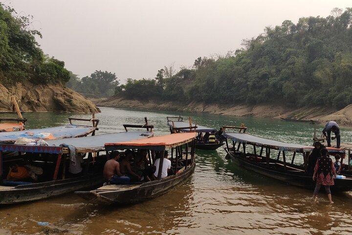 Private Tour: Sylhet Full-Day Tour of Jaflong and Lalakhal