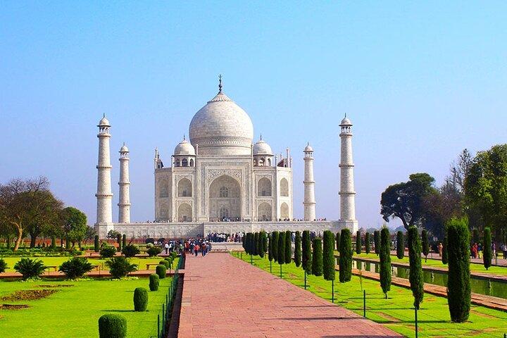 Private Taj Mahal and Agra Full-Day Tour From Jaipur