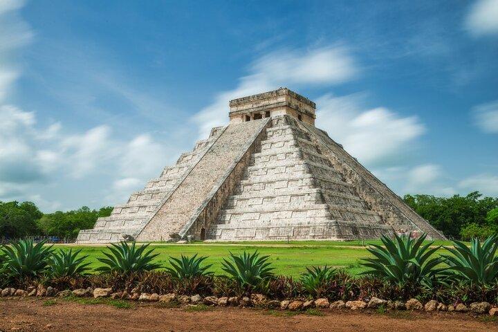 Guided Tour to Chichen Itza Cenote and Valladolid