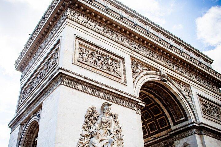 Paris Highlights Private Sightseeing Tour
