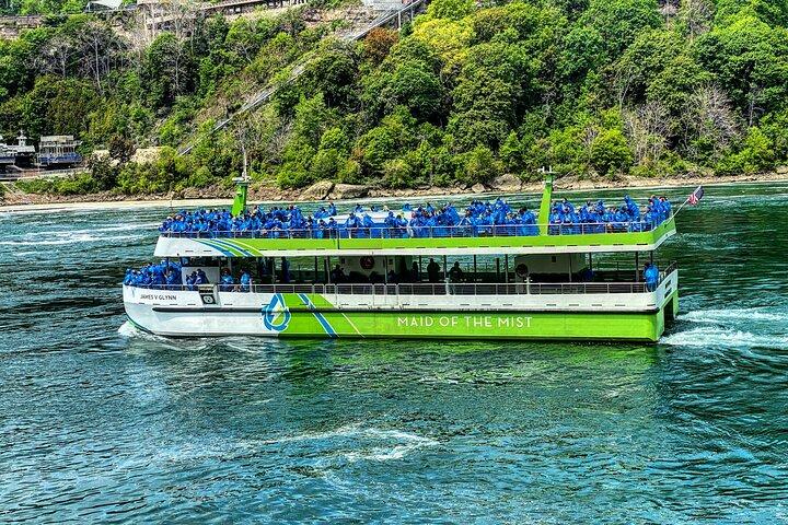 Niagara's Daredevils Walking Tour with Maid of the Mist Boat Ride