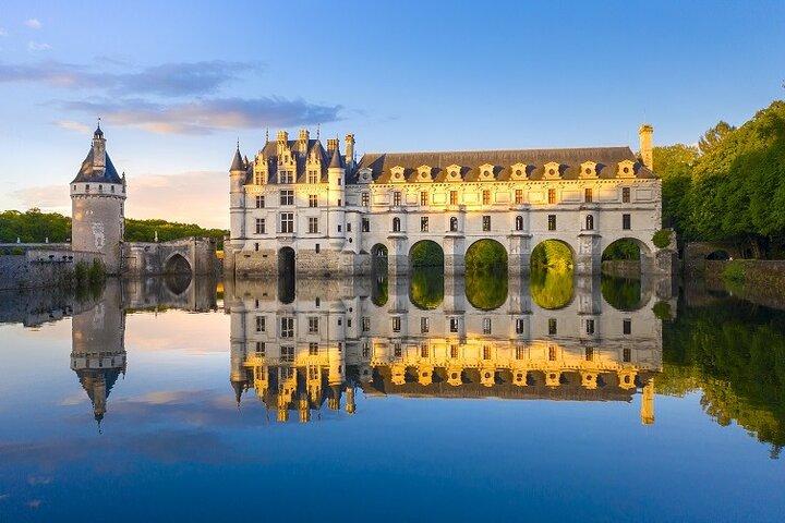 Visit of the Loire Valley Castles in one day from Paris