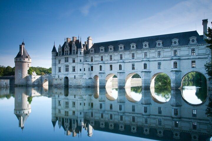 Visit of the Loire Valley Castles in one day from Paris
