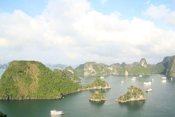 Ha Long Bay Cruise Day Tour - best selling: Kayaking, Swimming, hiking & Lunch