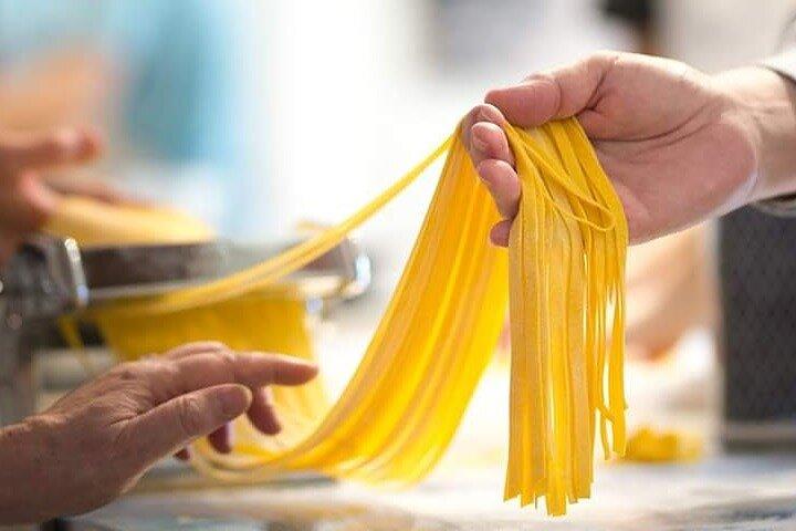 Hands on Deluxe Traditional 4-course dinner with fresh pasta