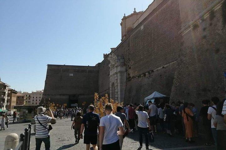Vatican museum's_Sistine Chapel & Basilica st. Peter with Private Tour