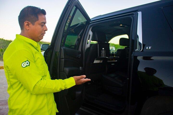 Departures in Luxury SUV from Costa Mujeres to Cancun Airport