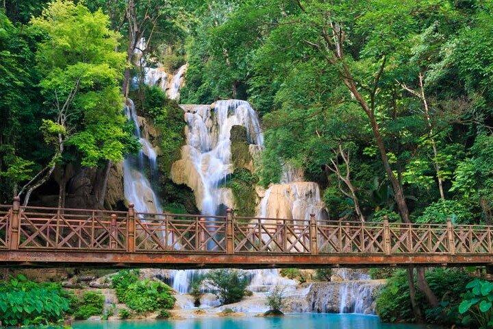 Shuttle Bus ticket to Kuang Si Waterfalls