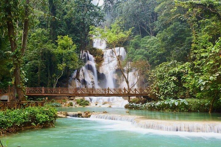 Shuttle Bus ticket to Kuang Si Waterfalls