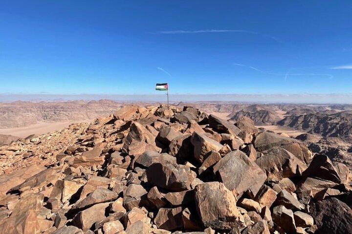 Wadi Rum Mountain Hike: Umm Ad Dami, highest point of Jordan + Jeep tour & Lunch
