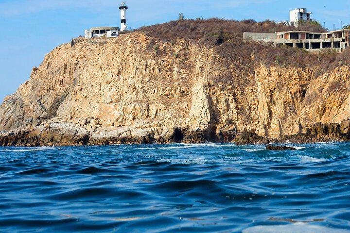 Guided Tours of the 7 Bays of Huatulco Oaxaca in Catamaran