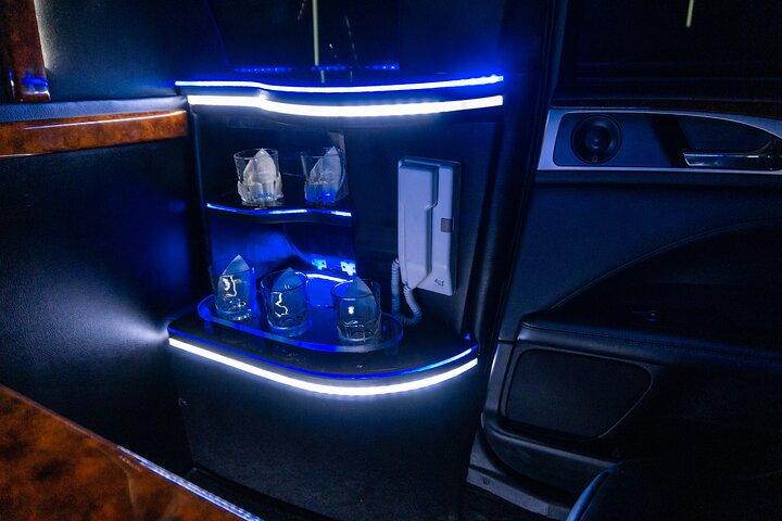 Lincoln Stretch limo from Cancun Hotel Zone to Cancun Airport