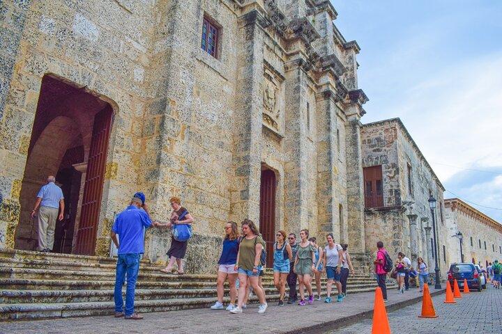 Santo Domingo City Tour From Punta Cana With Pick Up