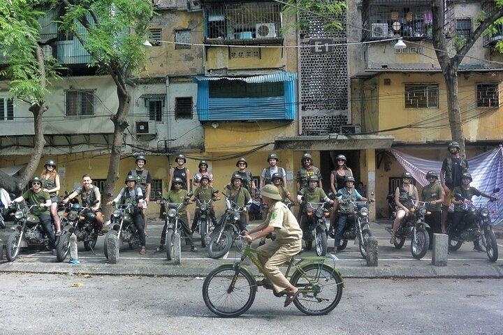 HANOI MOTORBIKE TOURS: Half day red river countryside History + Culture