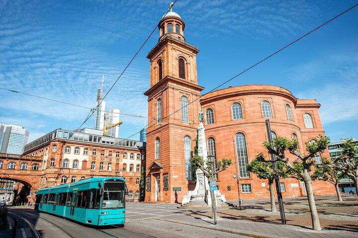 Frankfurt Private Walking Tour with Relaxing Cruise