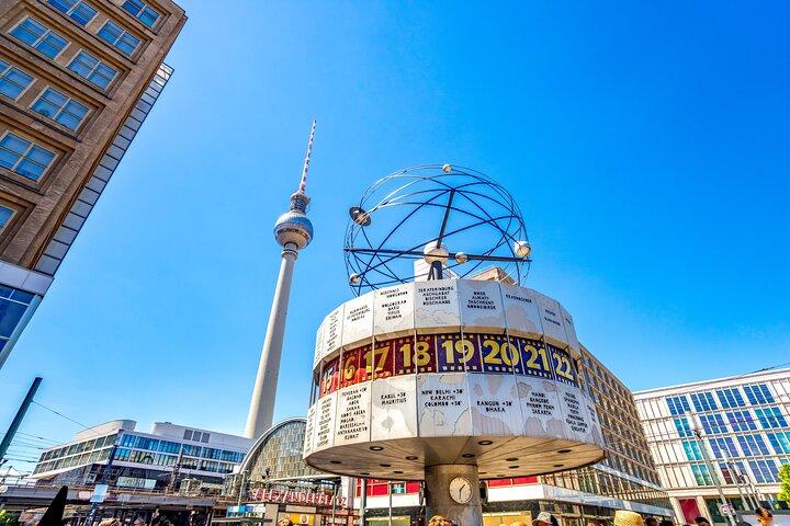 Bike Tour of Berlin Top Attractions with Private Guide