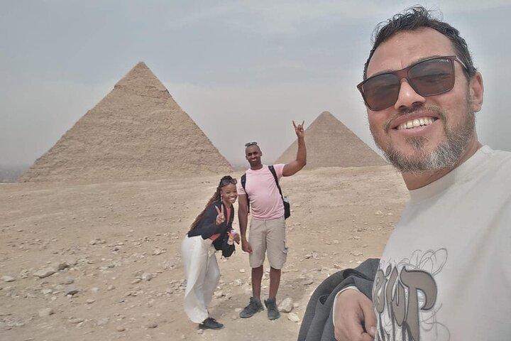 Giza pyramids , Egyptian museum and Khan el-Khalili market Private Tour