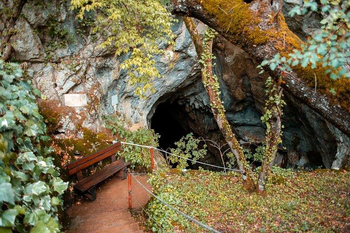 Klis Fortress, Stella Croatica and Vranjaca Cave Private Tour