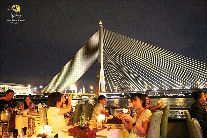 Chaophraya Cruise Dinner Cruise Along With Chao Phraya River Bangkok