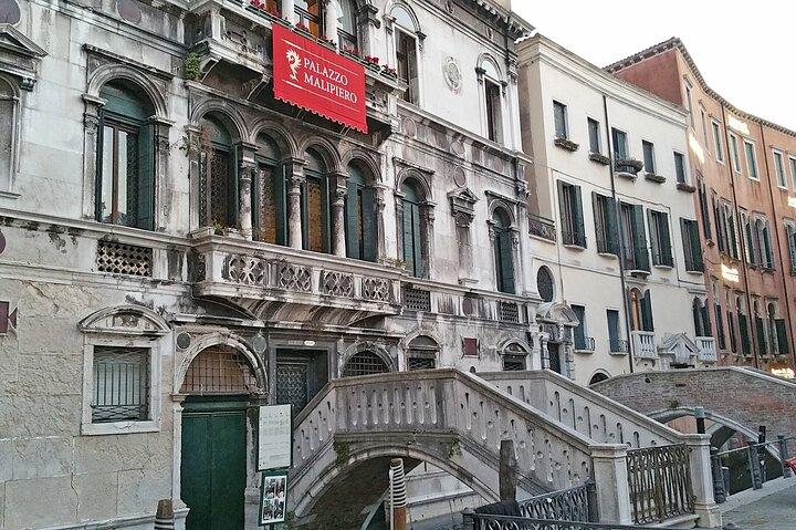 Venice Top attractions Walking Tour along the Canals