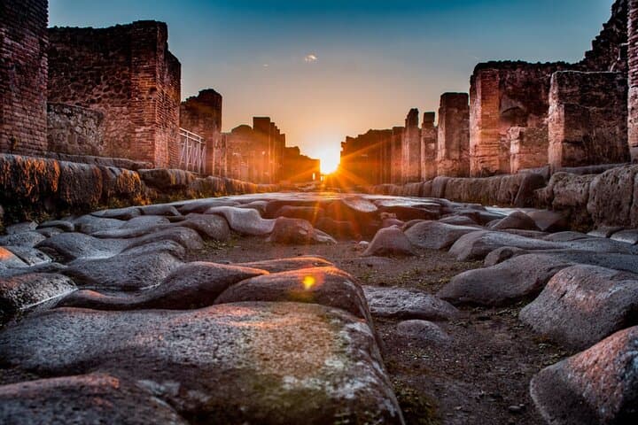 Pompeii Quest: Escape the Eruption of Vesuvius