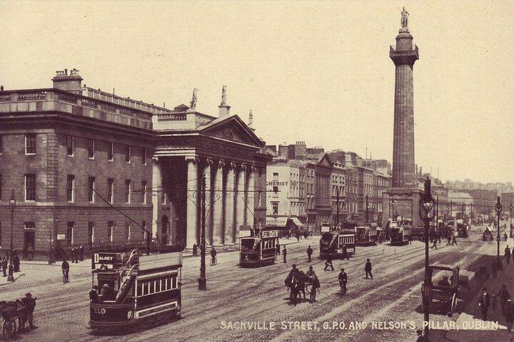 2-Hour Historical Walking Tour from Dublin