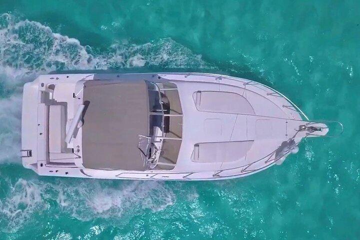 Private Yacht Cancun 42ft up to 8 people