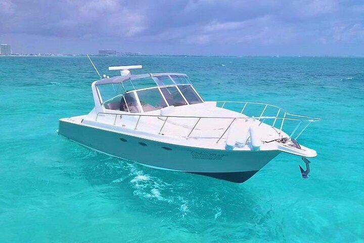 Private Yacht Cancun 42ft up to 8 people