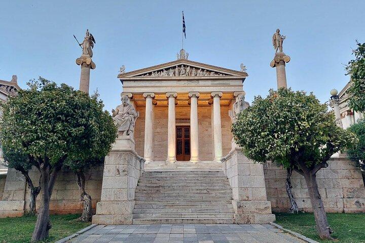 Night Tour of the City of Athens with Guide in Spanish