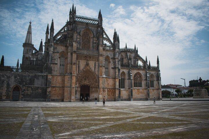 Fátima, Batalha and Nazaré Full Day Private Tour from Lisbon