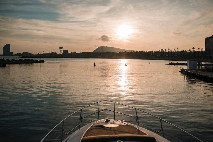 Barcelona Private Luxury Motor Yacht Sunset Cruise with Drinks