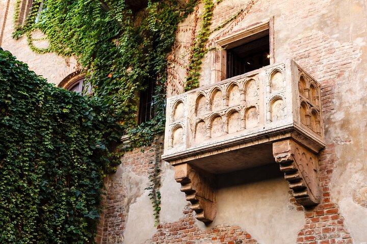 Verona Scavenger Hunt & Highlights Self-Guided Walking Tour