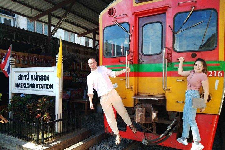 Private tour to Floating & Railway markets (multi-lang: EN ZH ES IT FR DE)