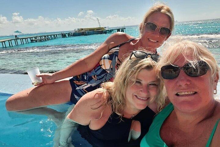 Garrafon Reef Park VIP Area & Snorkeling & Kayaking & Buffet